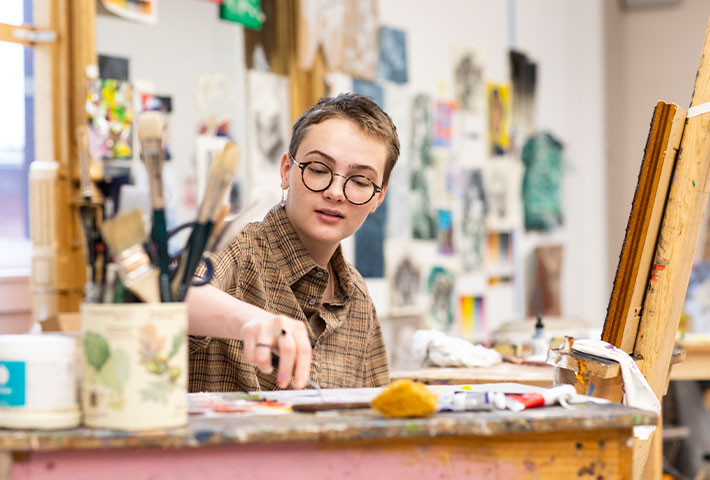 Art student. Links to What to Give Art student. Links to What to Give